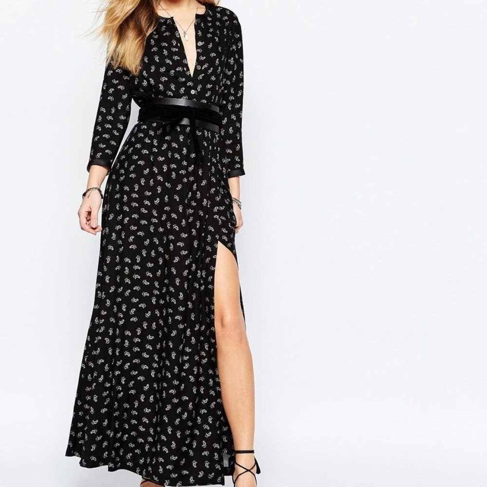 Sisley France Floral Fit &Flare Maxi Dress in Paisley Black Cocktail Longsleeve